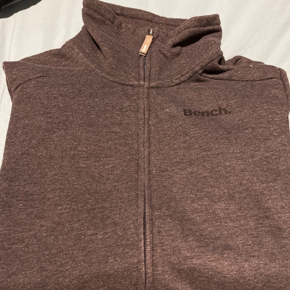 Women’s Bench Zip-up - Picture 2 of 3